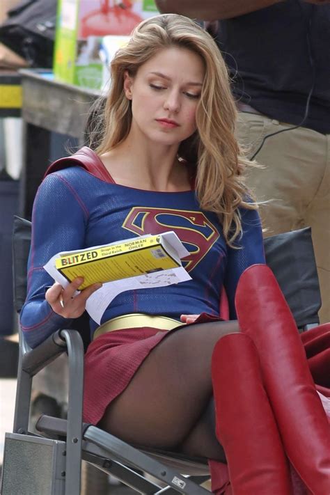 Melissa Benoist on the set of Supergirl スーパーガールシーズン4 の撮影の合い間の