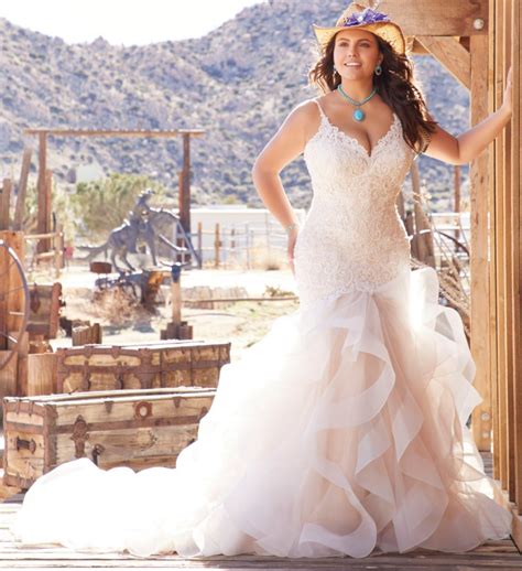 China Lace Beach Bridal Gowns Plus Size Mermaid Wedding Dresses M3271