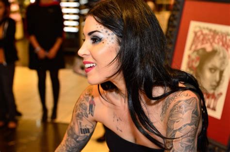 And has inked famous celebrities, like angelina jolie, brad pitt, cara delevingne, and michelle rodriguez. Famous Latina Tattoo Artist Design Pictures : Fashion Gallery