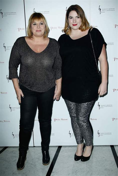 Petite taille et membres courts en sont les caractéristiques après avoir demandé la confirmation du diagnostic à un autre spécialiste, roberte avait emmené sa fille à lourdes dans l'espoir d'un miracle. Michèle Bernier : son évolution en images | Bridget jones ...