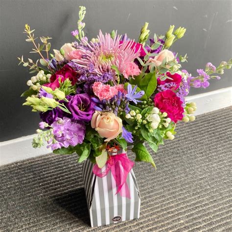 Florist S Choice Naked Bouquet Buy Online Or Call