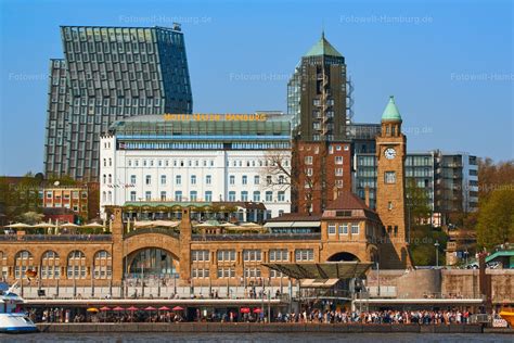 11985108 Landungsbrücken Und Hotel Hafen Hamburg Hamburg Bilder
