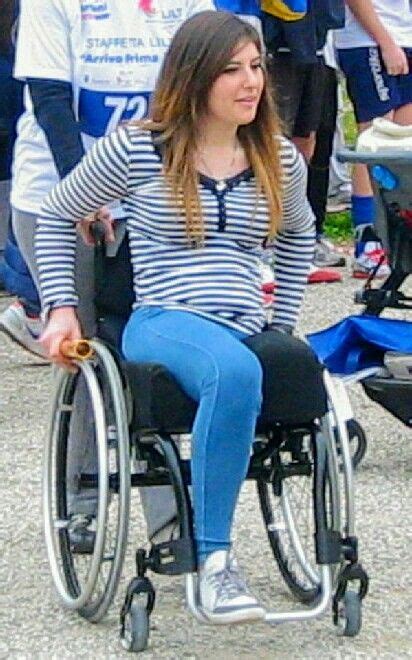 Lovely Lak In Her Wheelchair Amputiert Girls Multiple Sklerose
