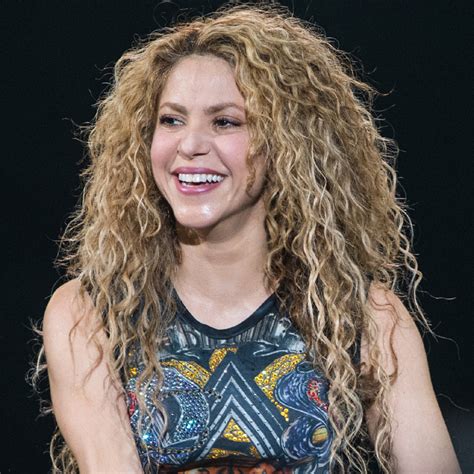 Shakira Famosas Que Nos Demuestran Que El Pelo Rizado Es Reverasite