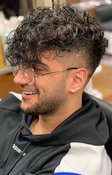 15 Romantic Haircuts Men With Curly Hair Can Try To Impress His Date