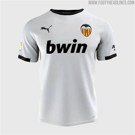 Valencia 20 21 Home Away And Third Kits Released Footy Headlines