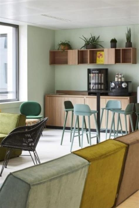 Modern office decor industrial office design office space design contemporary office office interior istanbul offices office decor paris lounge table dezeen interior architecture furniture. Workspace of the Week - L'Oreal, Paris | Office space ...