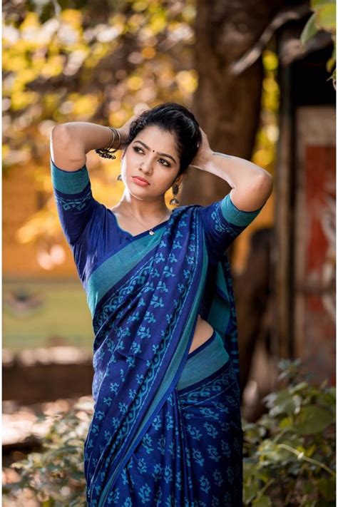 Actress Vj Chithu Hd Stills In 2020 Actresses Saree Designer Sarees Collection