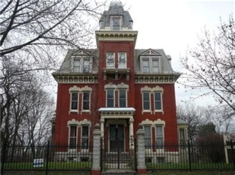 10 Real Spooky Haunted Mansions In America Luxxory