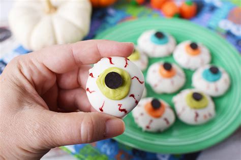 Halloween Eyeball Cookies Recipe The Rebel Chick
