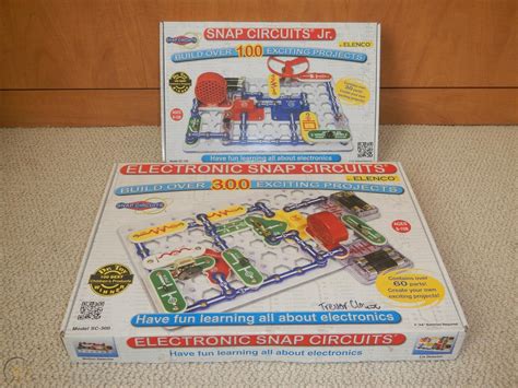 Snap Circuits Classic Sc 100 And Sc 300 Electronics Exploration Kit