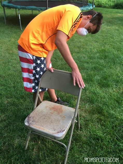 Diy Spray Painting Metal Folding Chairs Mom Spotted