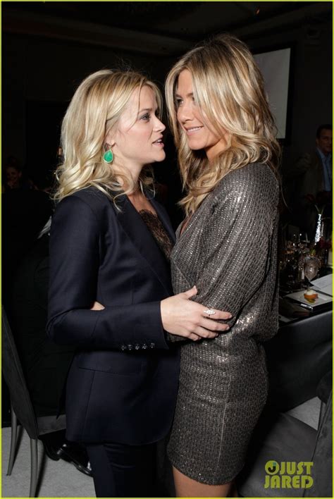 Jennifer Aniston Elles Women In Hollywood Tribute With Reese Witherspoon Wowi News