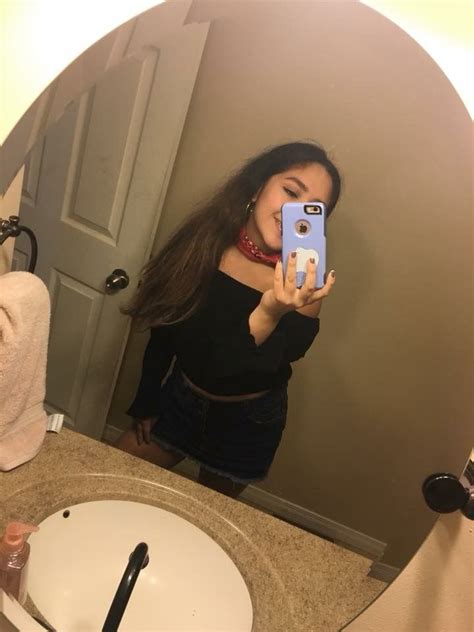 Pin By Salma Mares On Crazy Latina Mirror Selfie Selfie Scenes