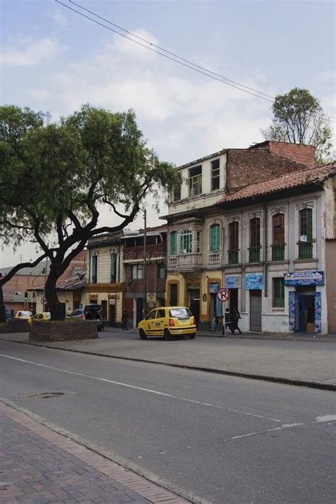 Calle Tradicional En El Centro Histórico De Bogotá Colombia Foto