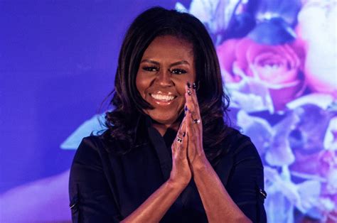 Michelle Obamas “becoming” To Become The Best Selling Biography In