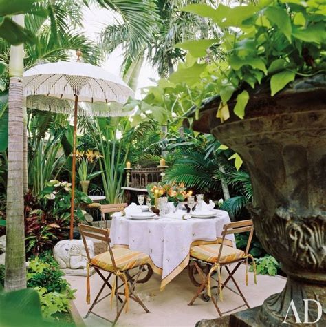 Beautiful Outdoor Dining Al Fresco Patio Tropical Tropical Home Decor
