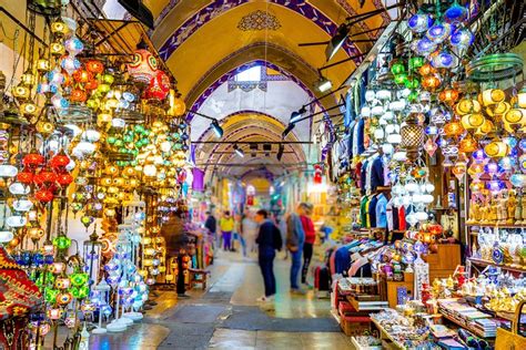 What is famous in Istanbul to buy?