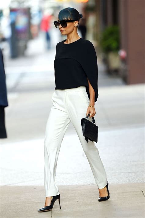 Women's linen cropped wide leg pants women summer flowers print elastic waist soft cotton sweatpants $13.68 $ 13. How To Style: Ladies White Pants 2021 | FashionGum.com