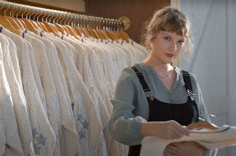 Taylor Swifts Cardigan Capital One Ad Watch Billboard