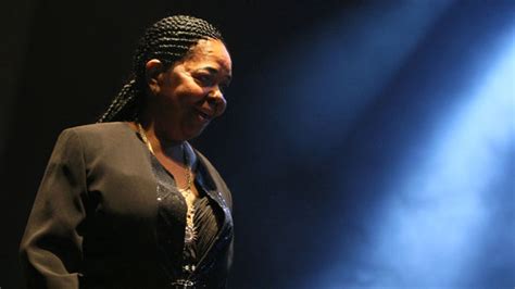Cesaria Evora Known As ‘barefoot Diva Dies At 70