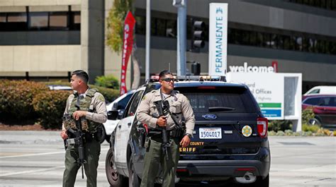 Los Angeles County Sheriffs Department 2 Deputies Shot 1 Suspect Dead