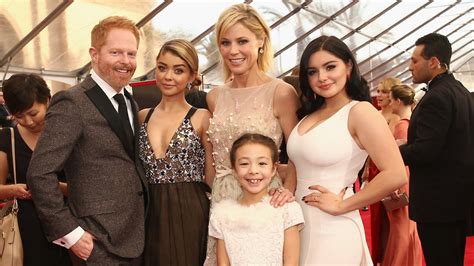 Modern Family: US TV comedy bows out after 11 series - BBC News