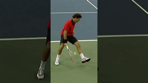 Roger Federer Hits Unbelievable Tweener Youtube