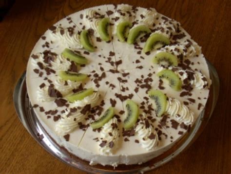 Die beiden massen vermischen und gut mit einem gummihund. Kiwi-Bananen-Torte mit Buttermilch - Rezept - kochbar.de