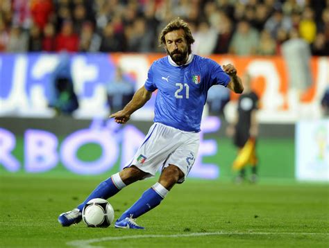 Nazionale di calcio dell'italia ) representou oficialmente a itália no futebol internacional desde sua primeira partida em 1910. Os 100 maiores jogadores italianos da história - Futebol ...