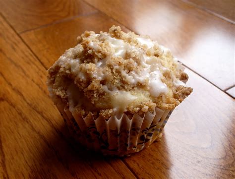 Naked Cupcakes Streusel Cupcakes