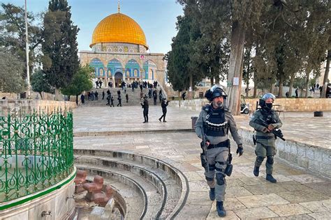Israel Storms Mosque Detaining Hundreds And Prompting Clashes Amid