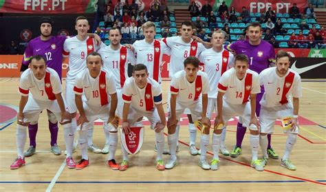 Za jej funkcjonowanie odpowiedzialny jest polski związek piłki nożnej, organ zarządzający piłką nożną w polsce.w reprezentacji mogą występować wyłącznie zawodnicy posiadający obywatelstwo polskie. Futsal: Wysokie zwycięstwo Polski z Rumunią ...