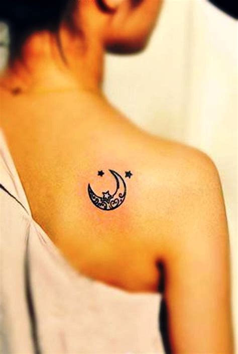 Detailed Crescent Moon By Masa Small Moon Tattoos Tiny Tattoos