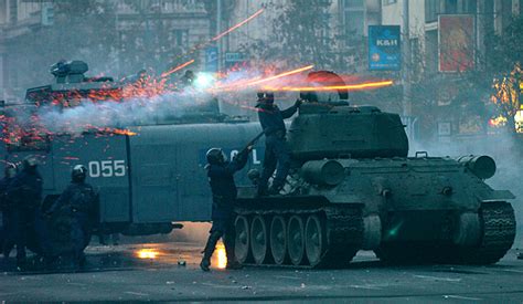 Tüntetés a mozgósítás ellen beregszászban. Videós összeállítások 2006-ról - Szent Korona Rádió