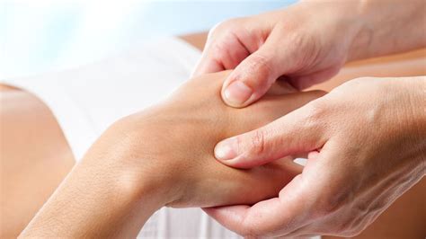 Massages Bains Relaxez Vos Mains Pour Détendre Le Reste Du Corps Tf1 Info