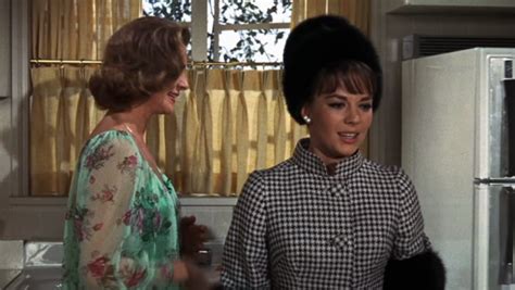 natalie wood s costumes in sex and the single girl