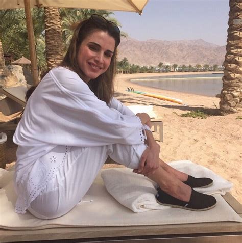 Queen Rania At The Beach In Aqaba Photo Credit Queen Ranias
