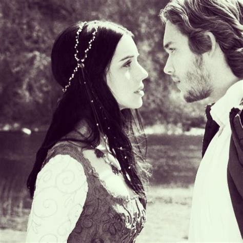 The reign star has reunited with most of her cast mates at the empire convention in paris, france — including toby regbo and just shared possibly the cutest picture ever of her with him! Reign// Adelaide Kane and Toby Regbo | Adelaide kane ...