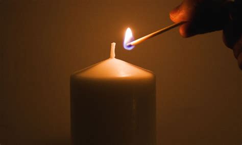 How To Light A Candle Properly