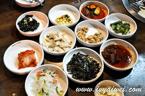 You can try classic dishes like samgyetang (ginseng chicken soup), crunchy popcorn chicken and the popular odeng fish cake stick. Seoul Korea @ Taman Danau Desa, KL | My Story