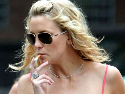 28 surprising celebrity smokers 19 will shock you celebrity smokers celebrities female