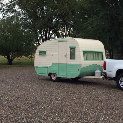 1960 Shasta With Title 16x7x8 1100 Lbs Located In Downtown Austin