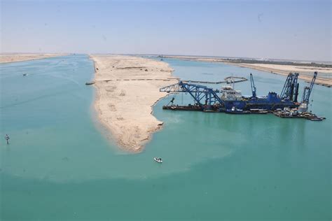Tous les jours, nous nous engageons à façonner un #environnement durable. Inauguration du nouveau canal de Suez en un temps record ...
