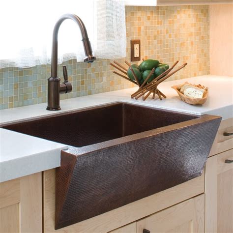 This stunning 30.25 inch farmhouse kitchen sink is the prime example of classic styling and ideal function. 26 Farmhouse Kitchen Sink Ideas and Designs for 2020