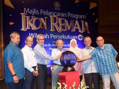 According to convention, the menteri besar is the leader of the majority party or largest coalition party of the perak. Menteri Besar Perak baharu? Mengarut, kata Tun M