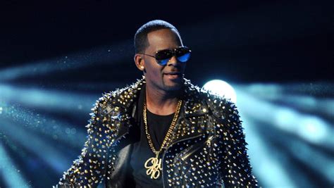 Singer R Kelly Upgrades To Bigger Venue In Germany Despite Sexual