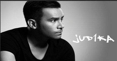 Kunci gitar dan lirik lagu judika lengkap android. Chord Kunci Gitar Jikalau Kau Cinta dari C - Judika ...