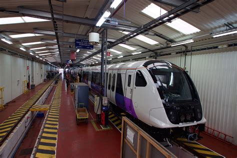 Tfls Futuristic Elizabeth Line Trains Takes First Passengers Across