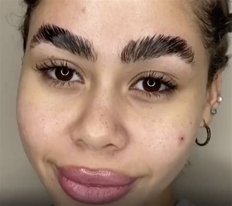 Influencer Perfects Her Eyebrows Using An Eyelash Perming Kit